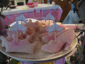 Shaped sandwiches with pics